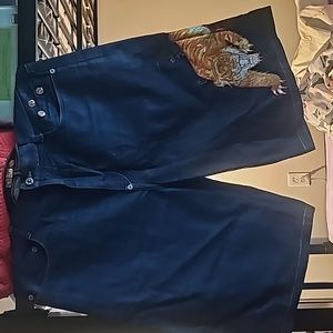 Men Akademiks shorts size 38 used